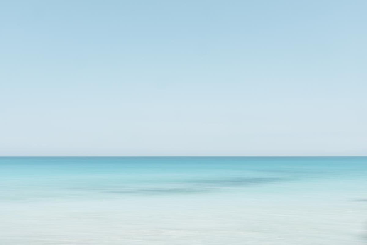 Turquoise water aan de kust van Sicilië