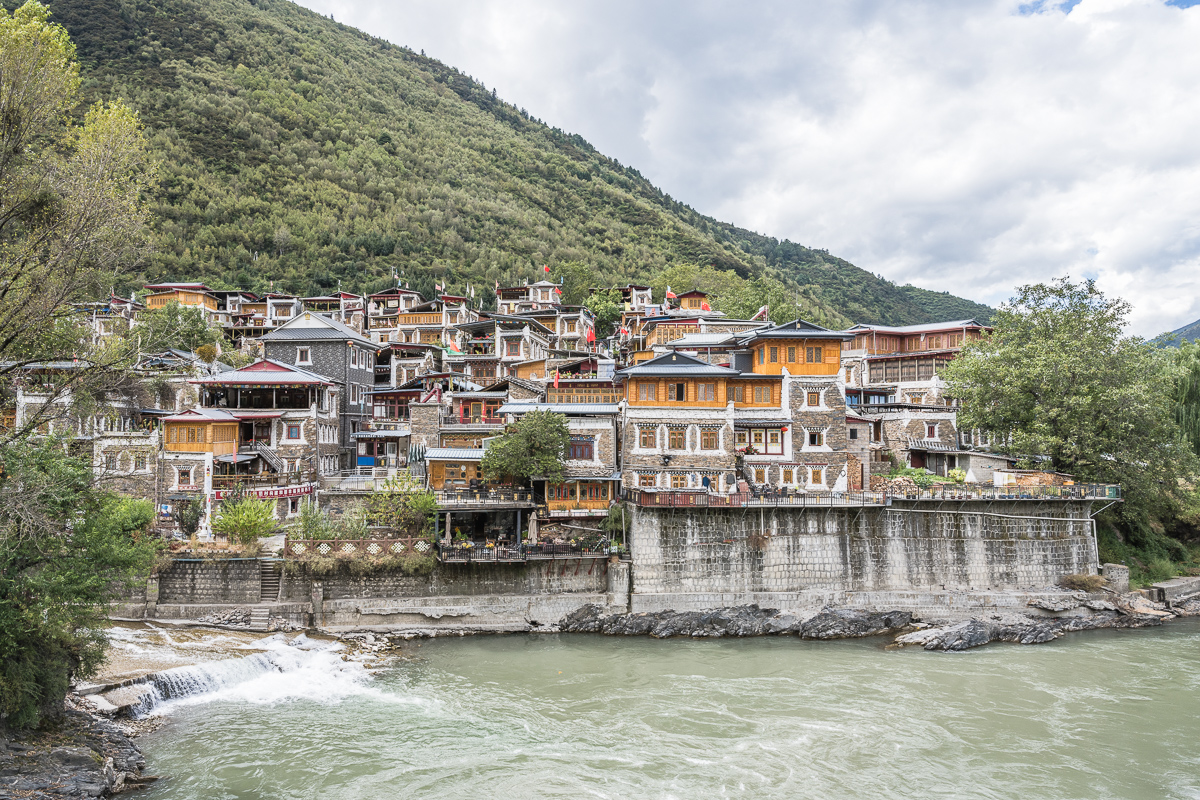 Tibetaans dorp Xisuo in Sichuan